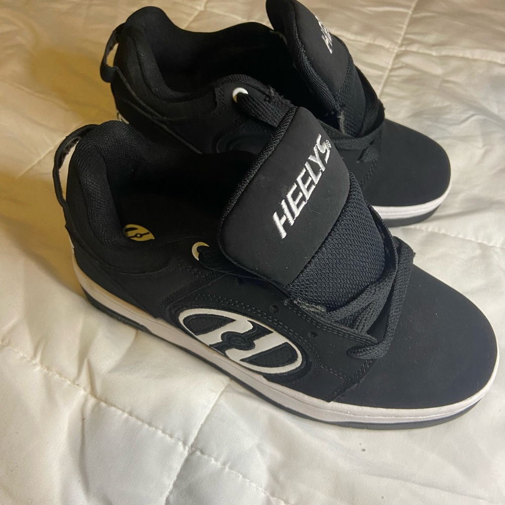 Heely’s voyager skate shoe.
